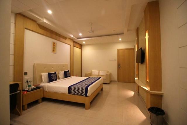 Hotel Yash Inn Mirzapur Екстер'єр фото