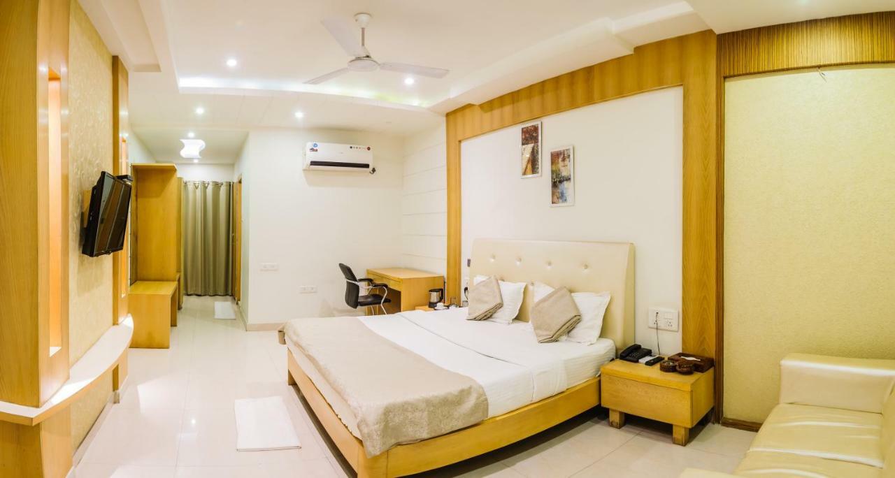 Hotel Yash Inn Mirzapur Екстер'єр фото